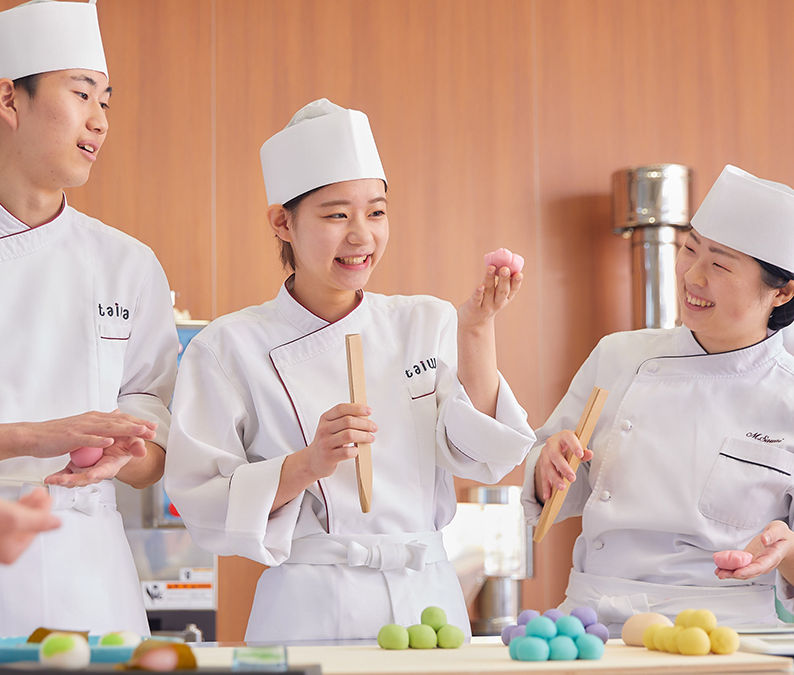 京都製菓製パン技術専門学校-茶席文化及菓子實作二日班